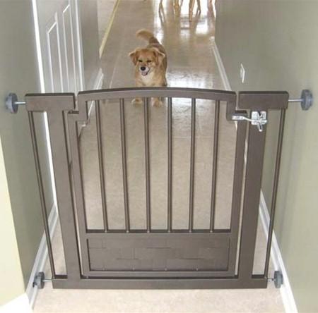 Royal Weave Hallway Dog Gate - Mocha